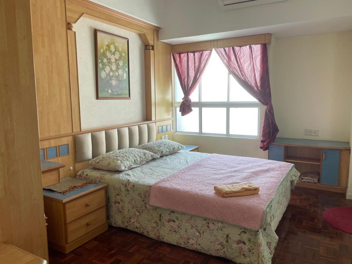 Porte Bleue Pantai Puteri Apartment *